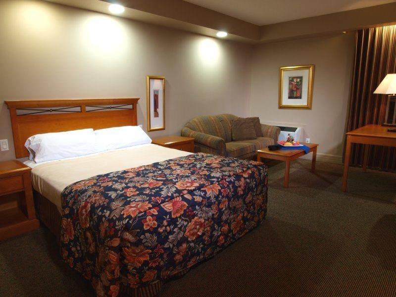 Royal Hotel Calgary, Trademark Collection By Wyndham Bilik gambar
